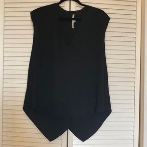 RACHEL ROY Women  Size L Black sleeveless blouse w/ longer back